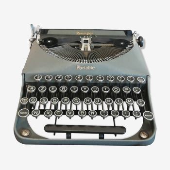 Machine à écrire vintage Remington grise