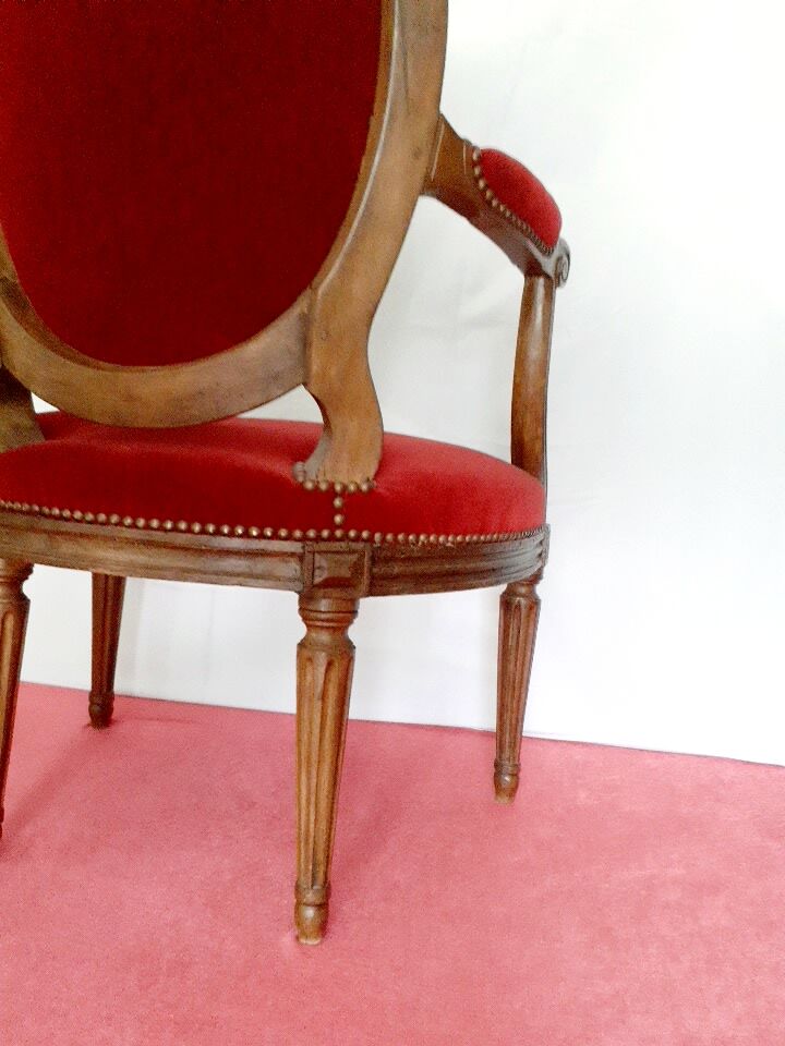 Louis XV medallion chair