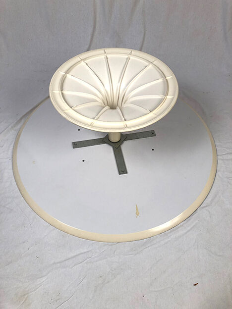Large coffee table tulip foot and round turntable, Grosfillex 60s