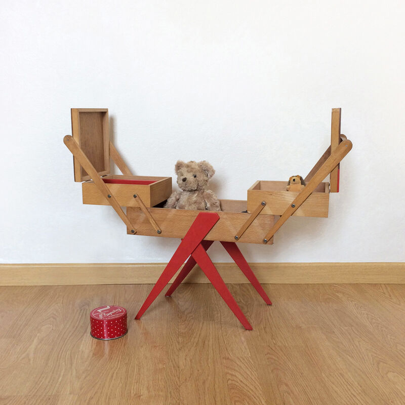 Red compass foot worker