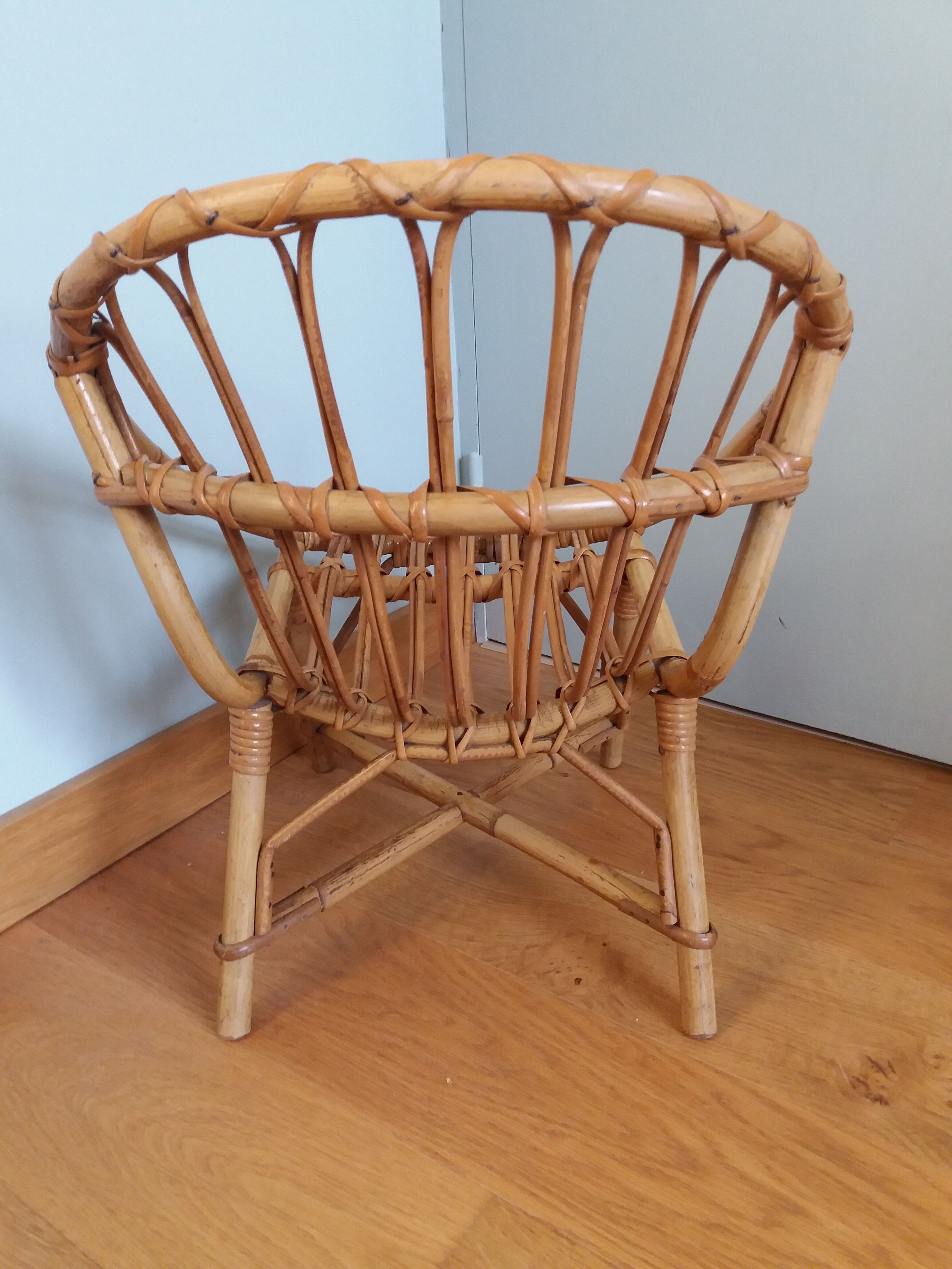 Children's armchair shell basket wicker rattan
