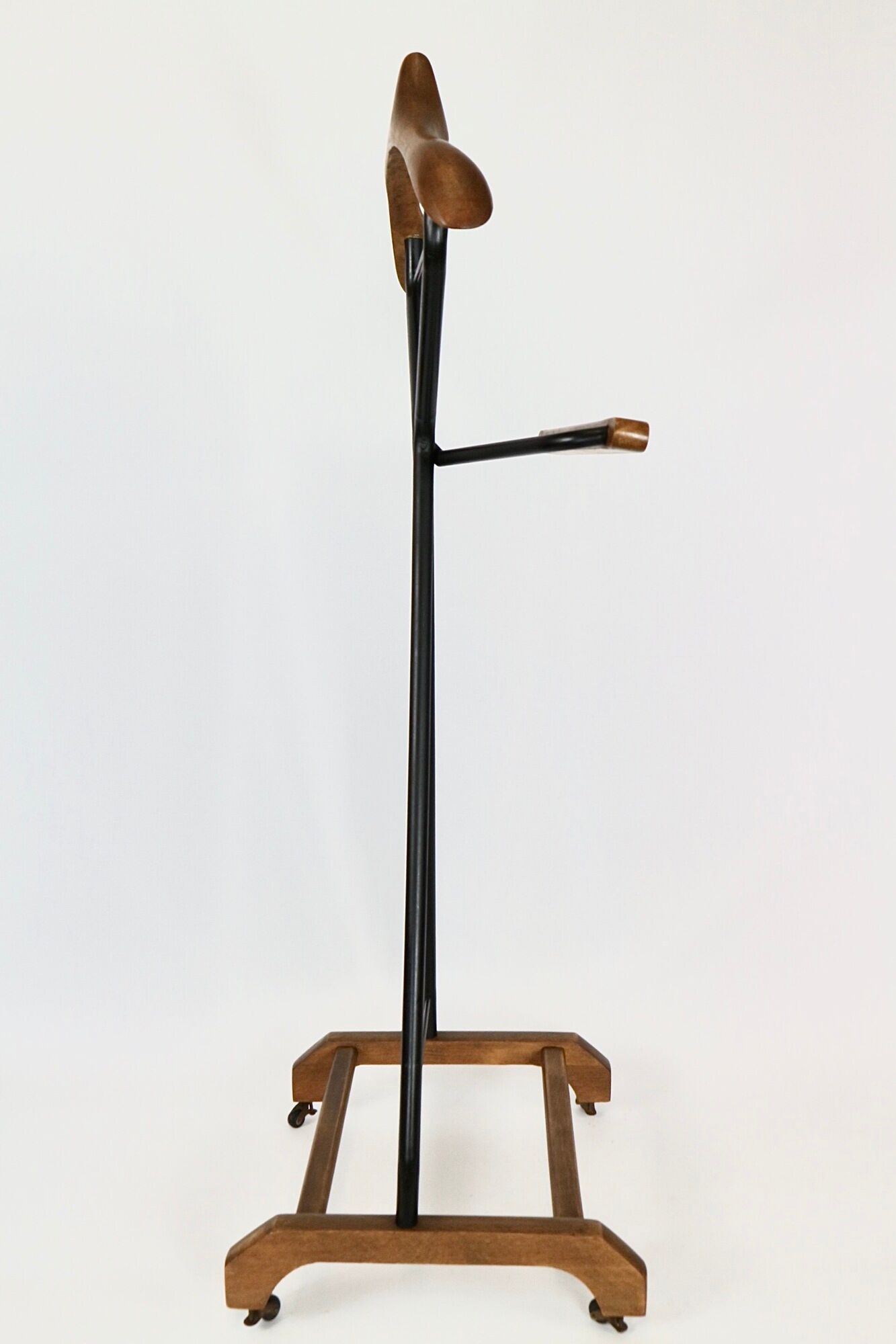 Valet serviteur muding années 60 vintage bois et métal peint en noir
