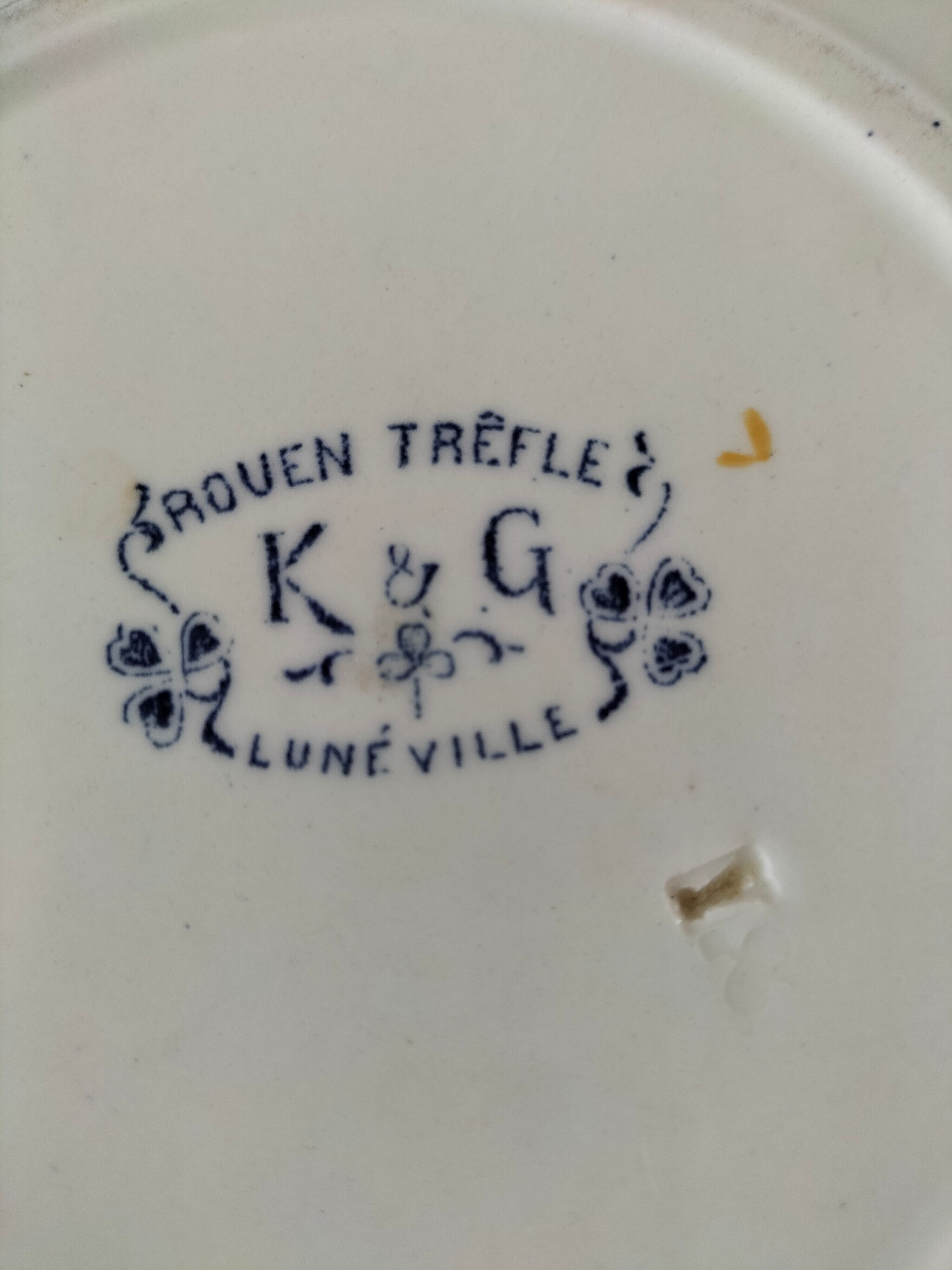 K&G Lunéville "Rouen Clover" plate circa 1880-1900