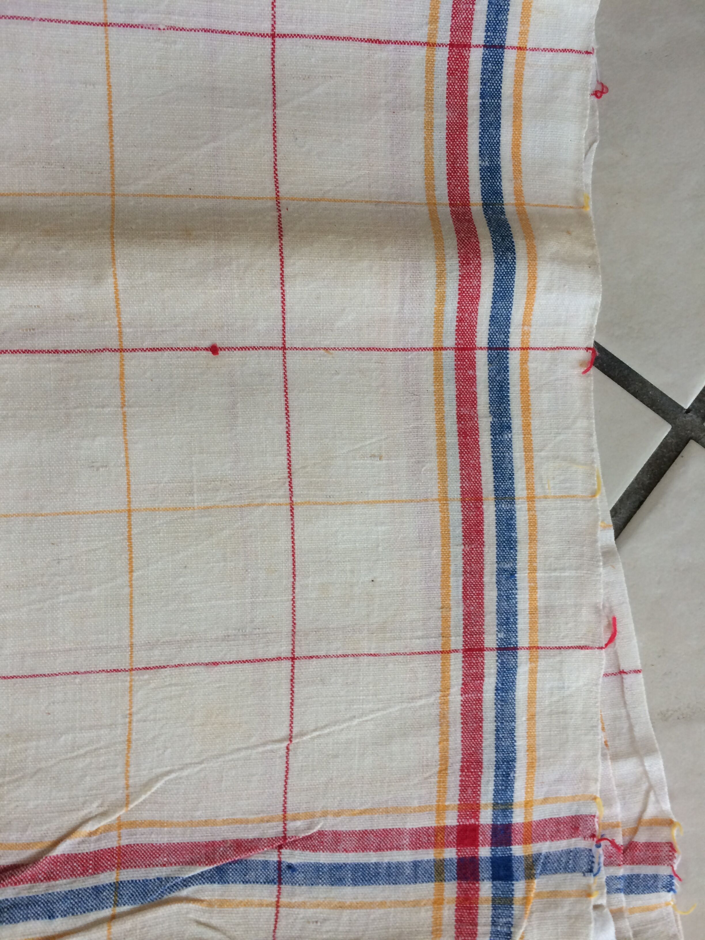 5 old towels not matching.