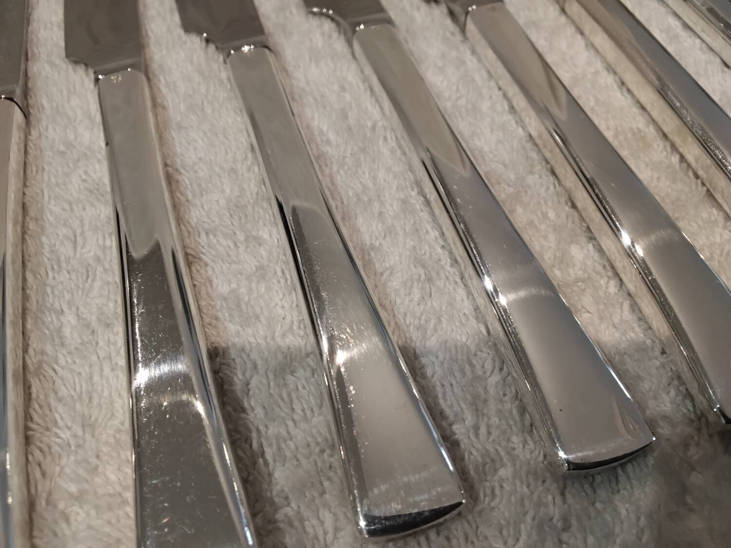 12 silver-plated dessert knives by Christofle Concorde, 19cm