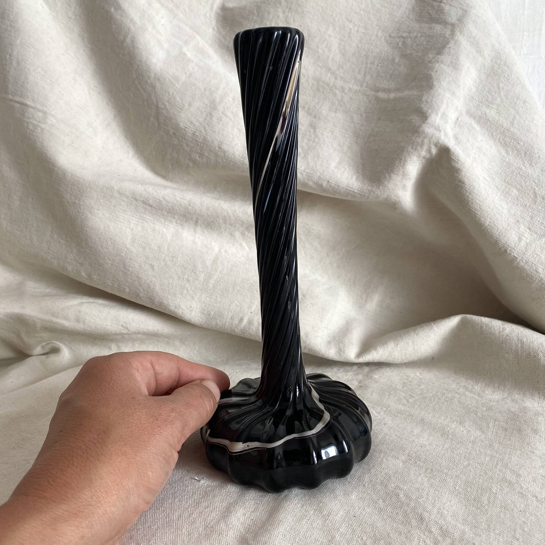 Single-flower vase in blown glass Maure-Vieil glassware