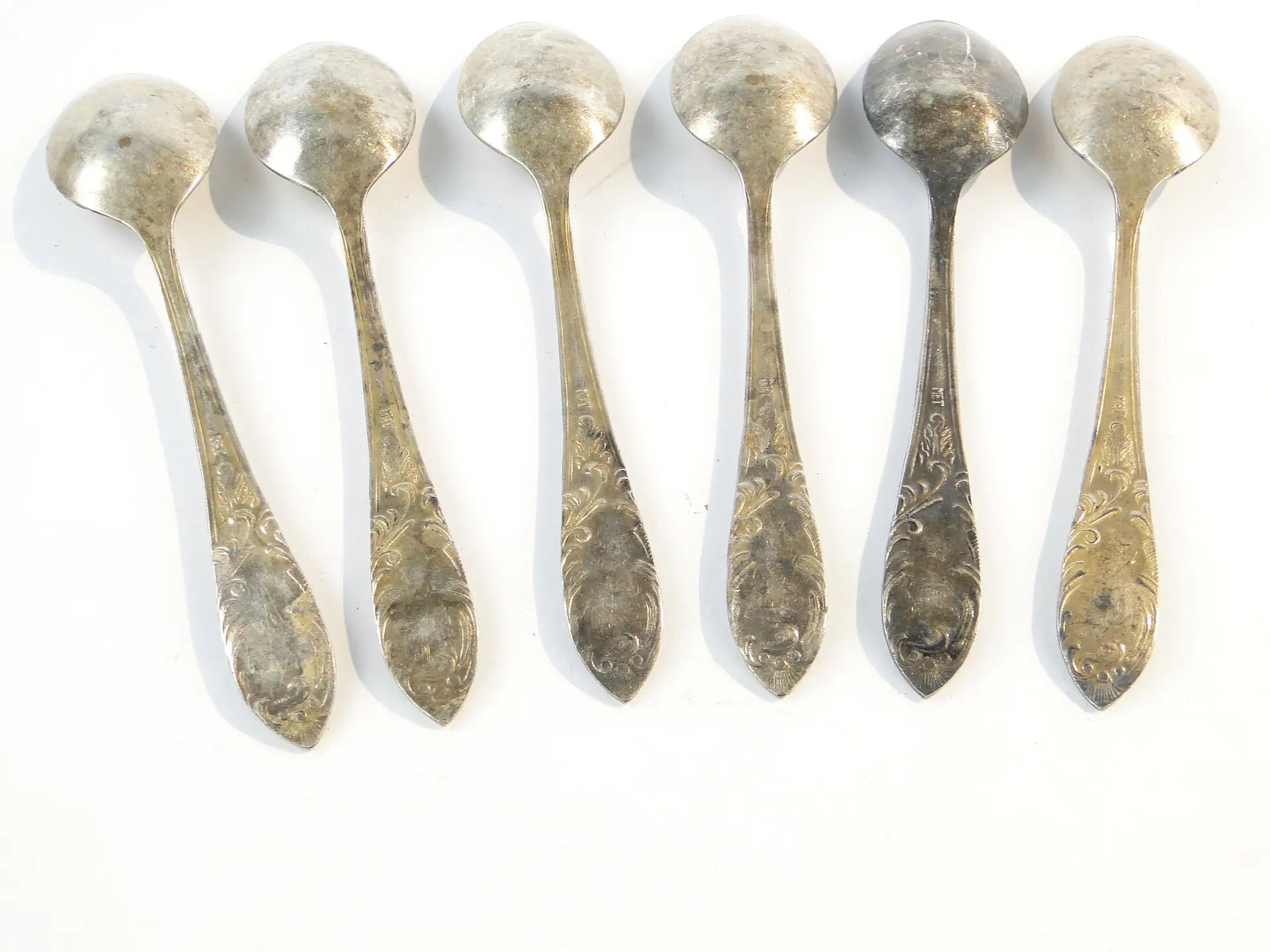 Ensemble de cuillères à moka, en laiton argenté, D. Fraget, Pologne, années 1950.