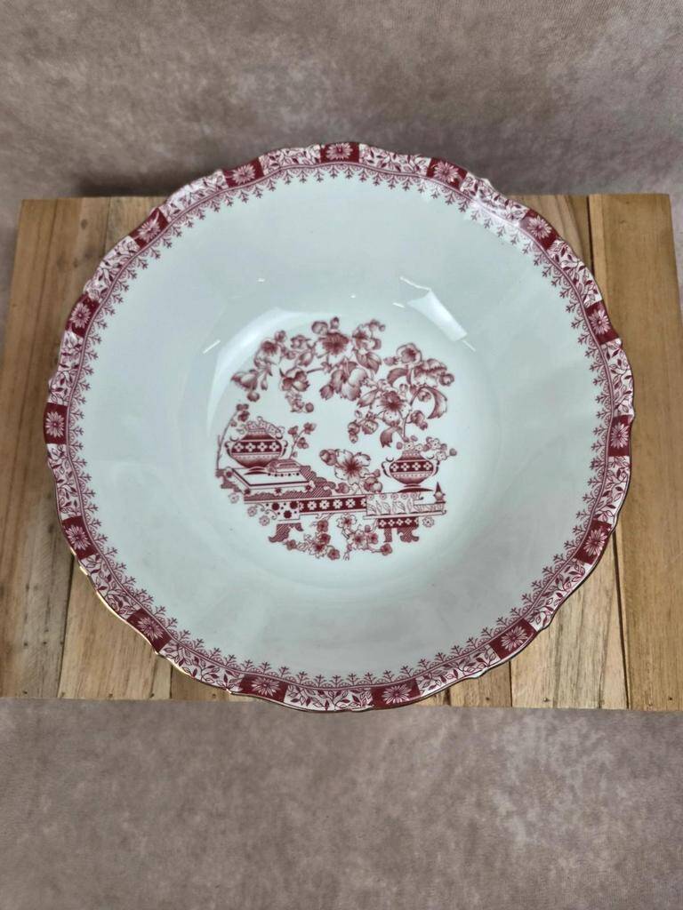 Seltmann Weiden Bavaria Theresia red salad bowl – vintage German porcelain