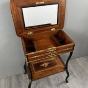 Table d’appoint, coiffeuse de style Napoléon III, XIXème siècle