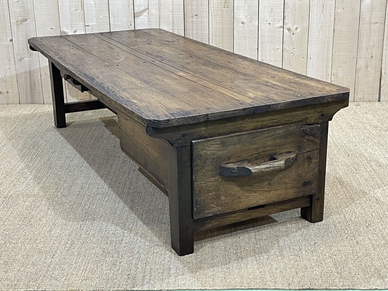 Coffee table early XXth fir with 2 drawers