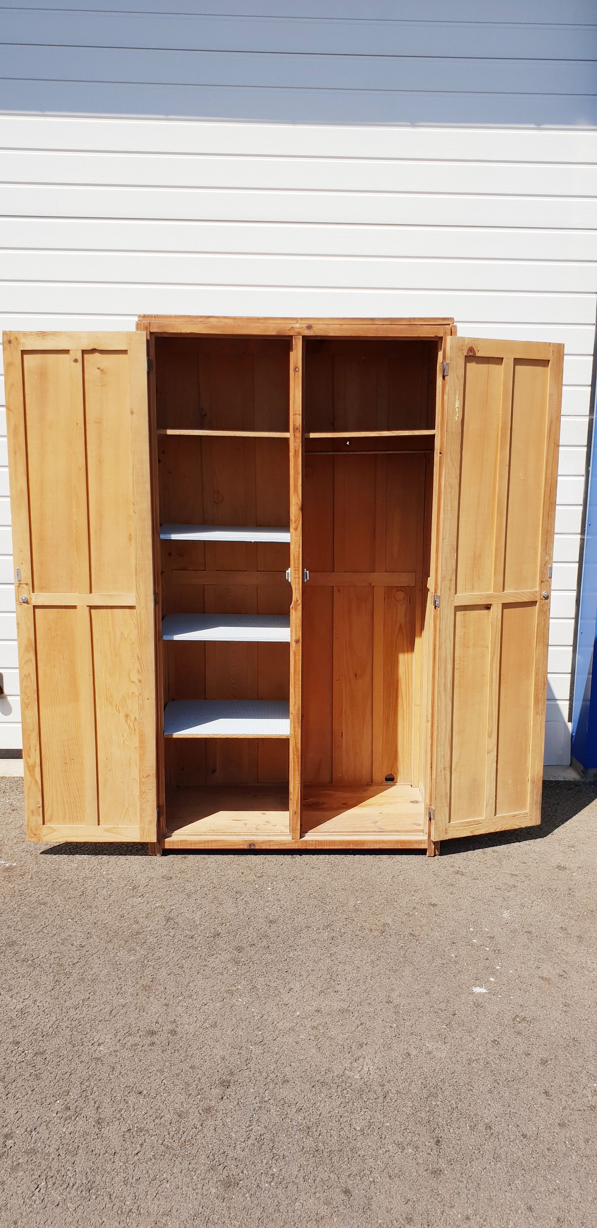 Armoire Parisienne vintage
