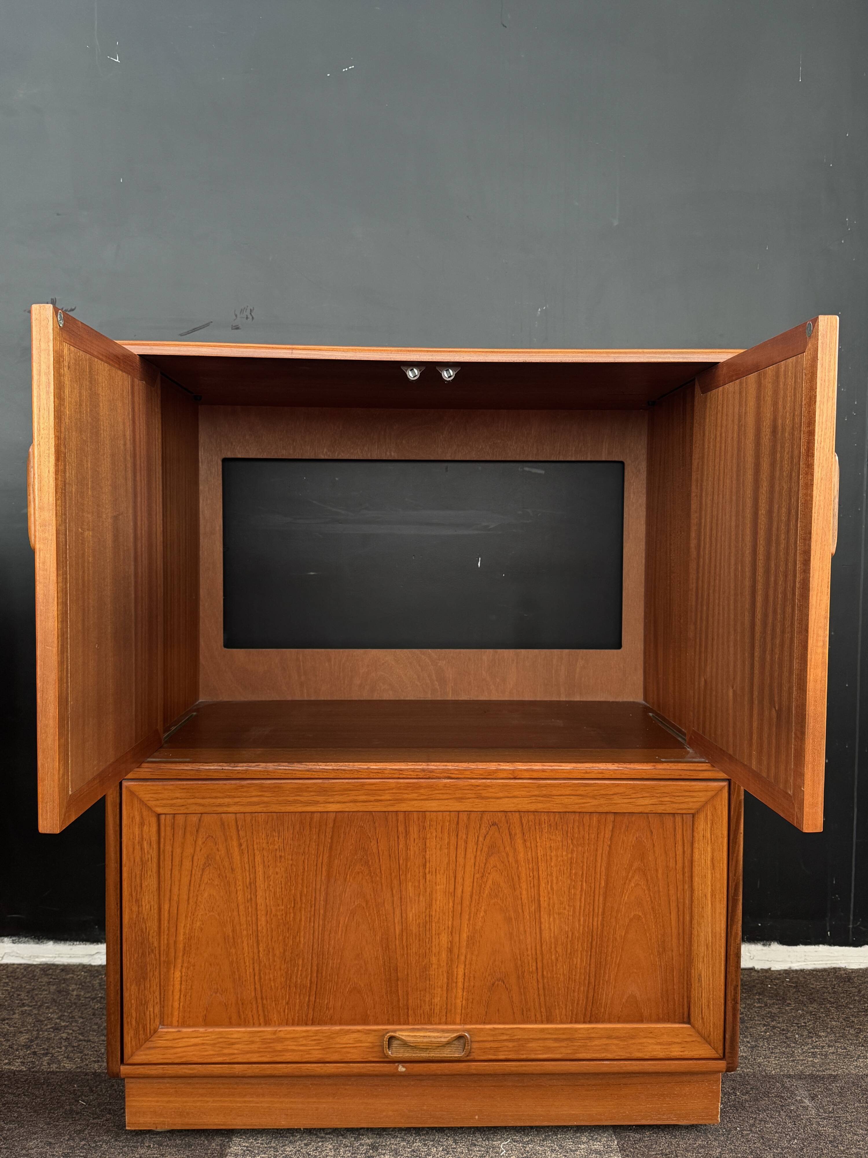 Vintage teak TV unit – G-Plan – 1960s