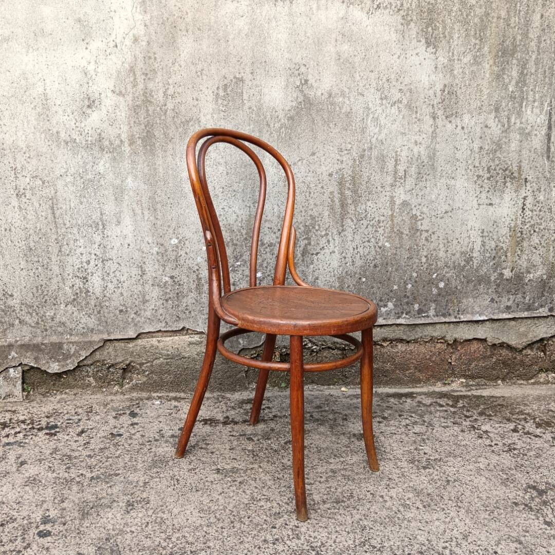 Bsitrot chair in curved wood signed J&J Kohn, Vienna 1930