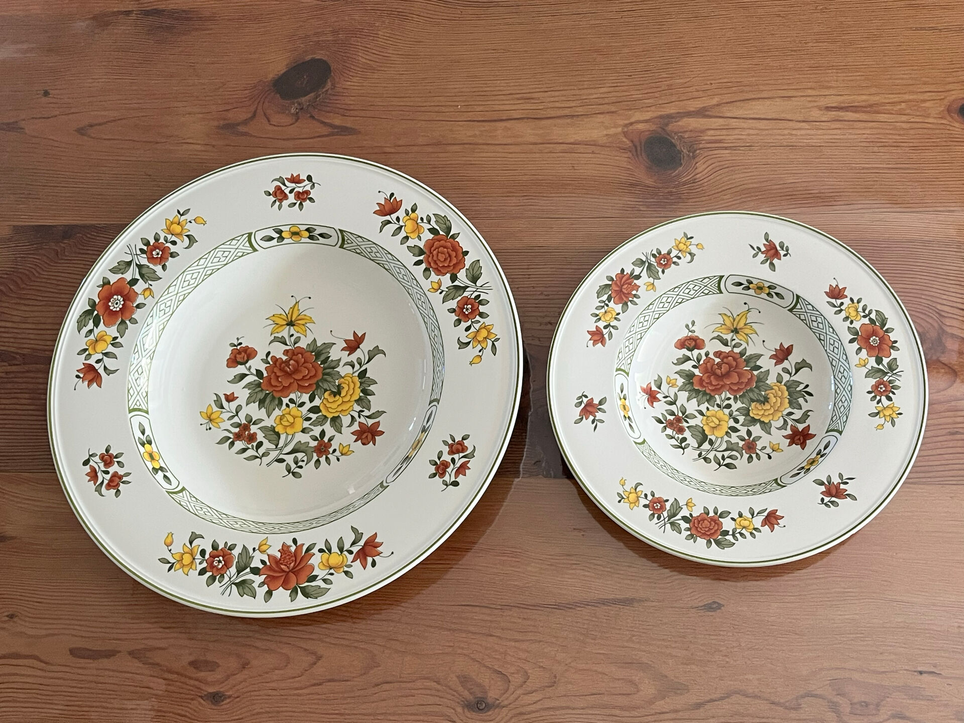 12 deep plates and serving platter Villeroy & Boch Summer Day