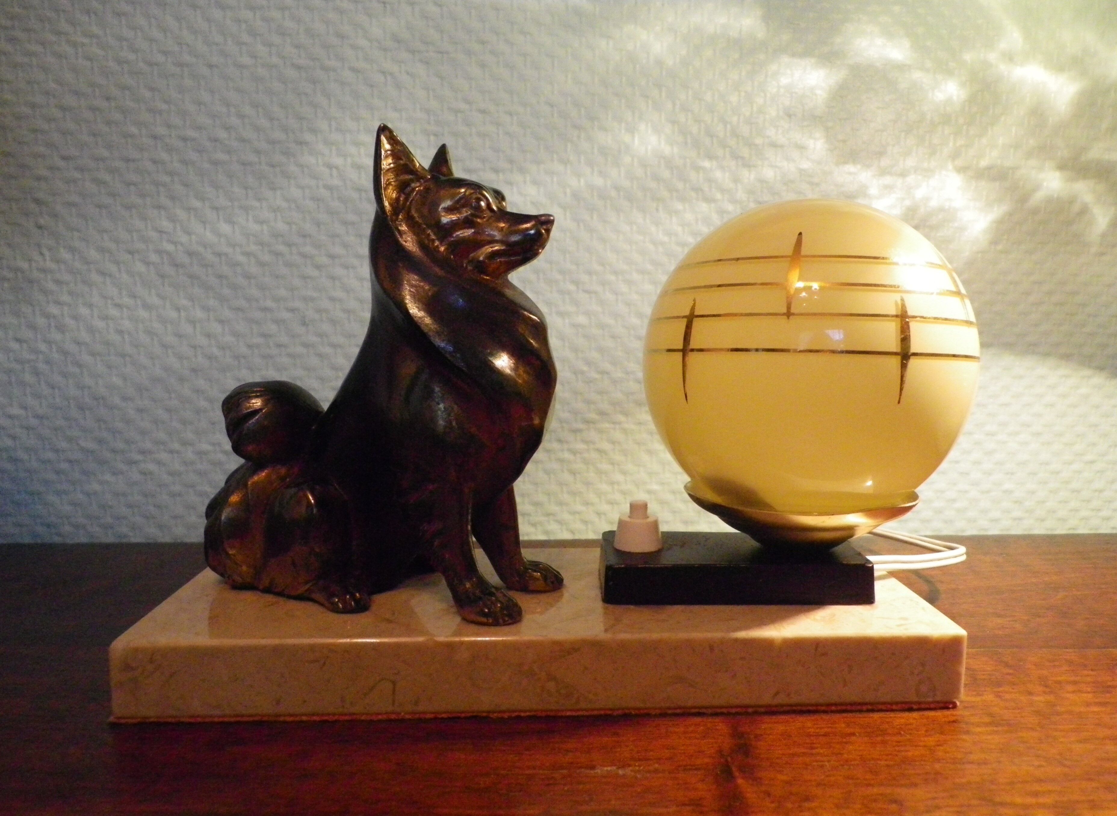 Table lamp, art deco, marble, opaline, bronze patinated metal decoration, switch