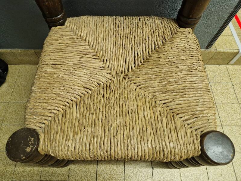 Charles Dudouyt (1885-1946) - Low chair in turned wood and straw - 1940