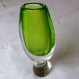 Vase en verre de Kosta Boda signé