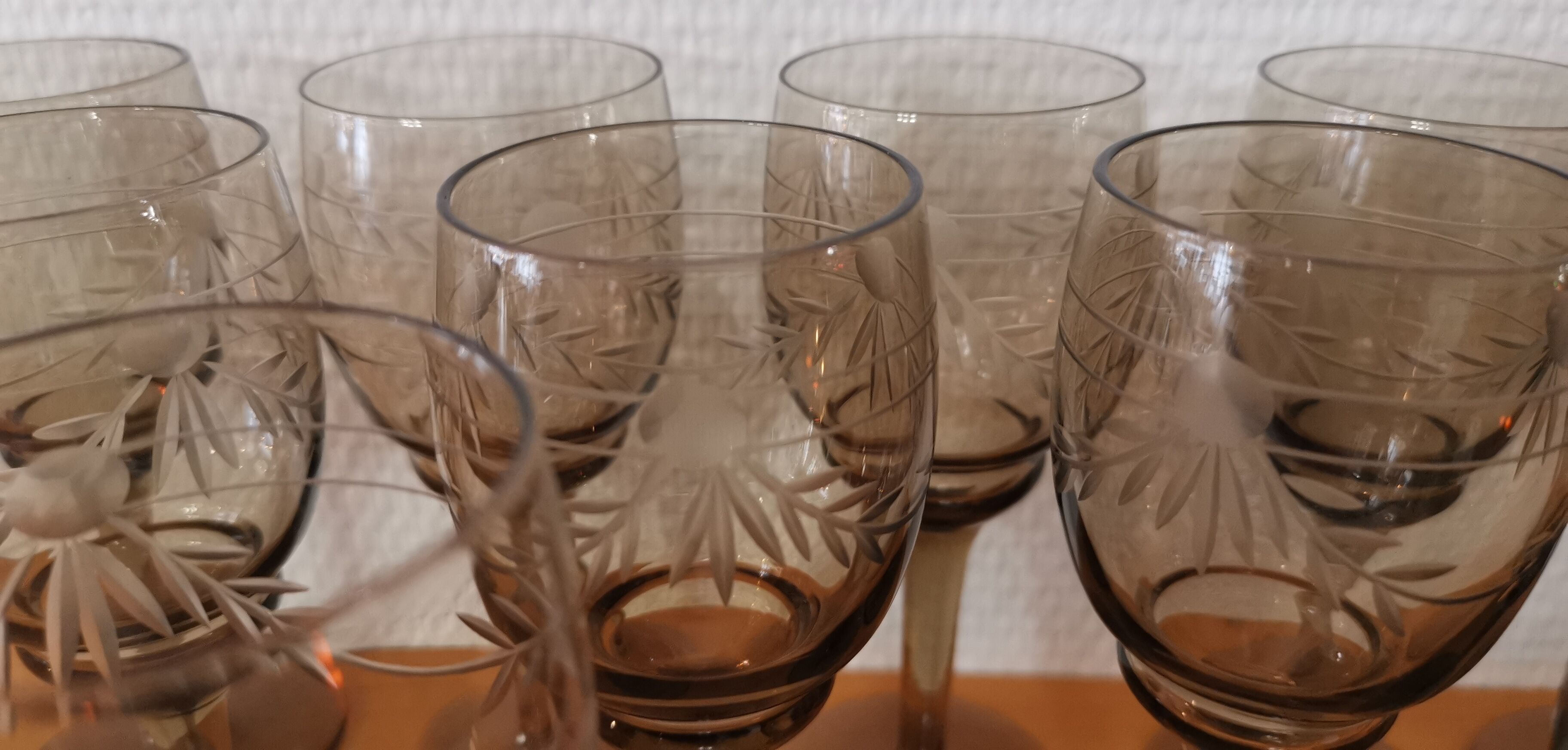 Set of 11 glasses with chiseled vintage 60s transparent brown
