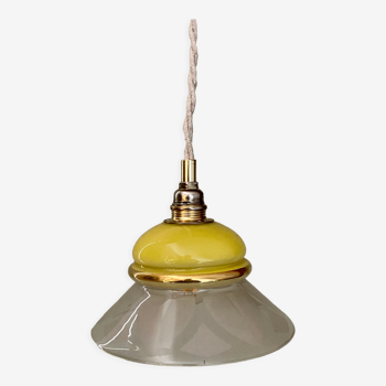 Vintage lampshade ride in yellow and transparent glass