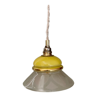Vintage lampshade ride in yellow and transparent glass