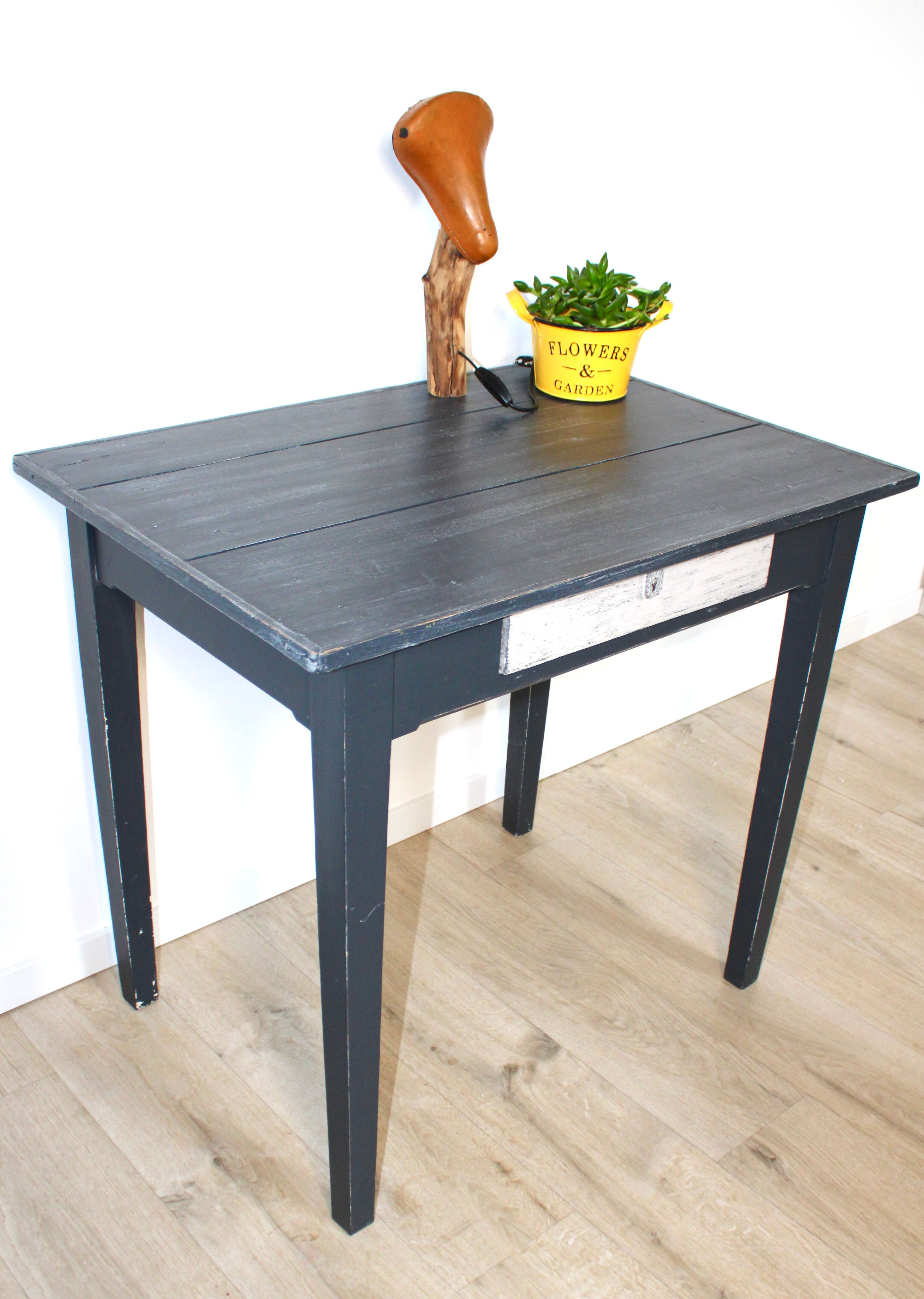 Small carbon wooden desk table