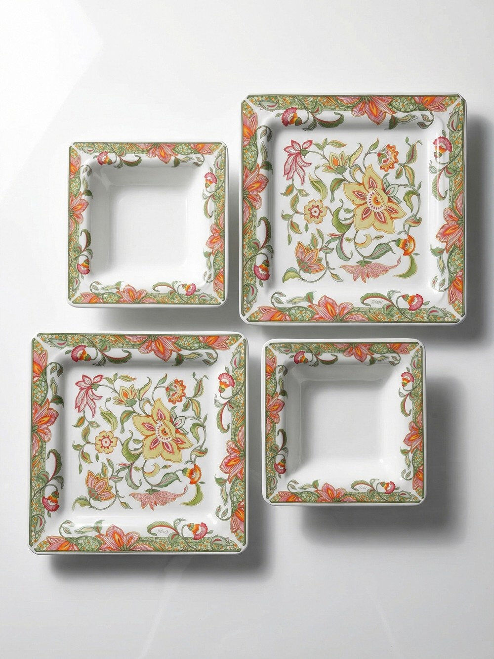 Set of 4 plates/dishes Tiffany Boutique, vintage Italian ceramic