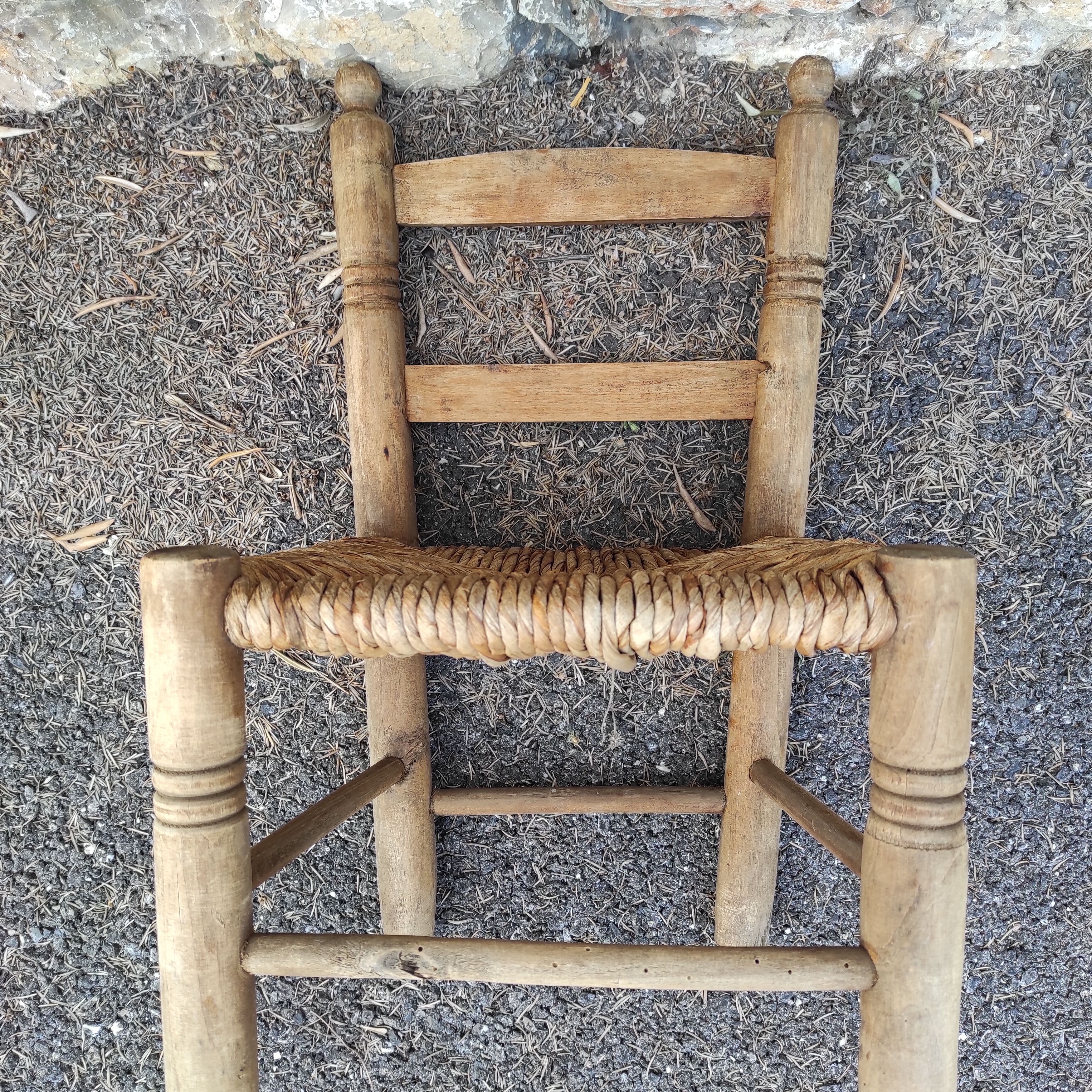 Antique mulched chair for children