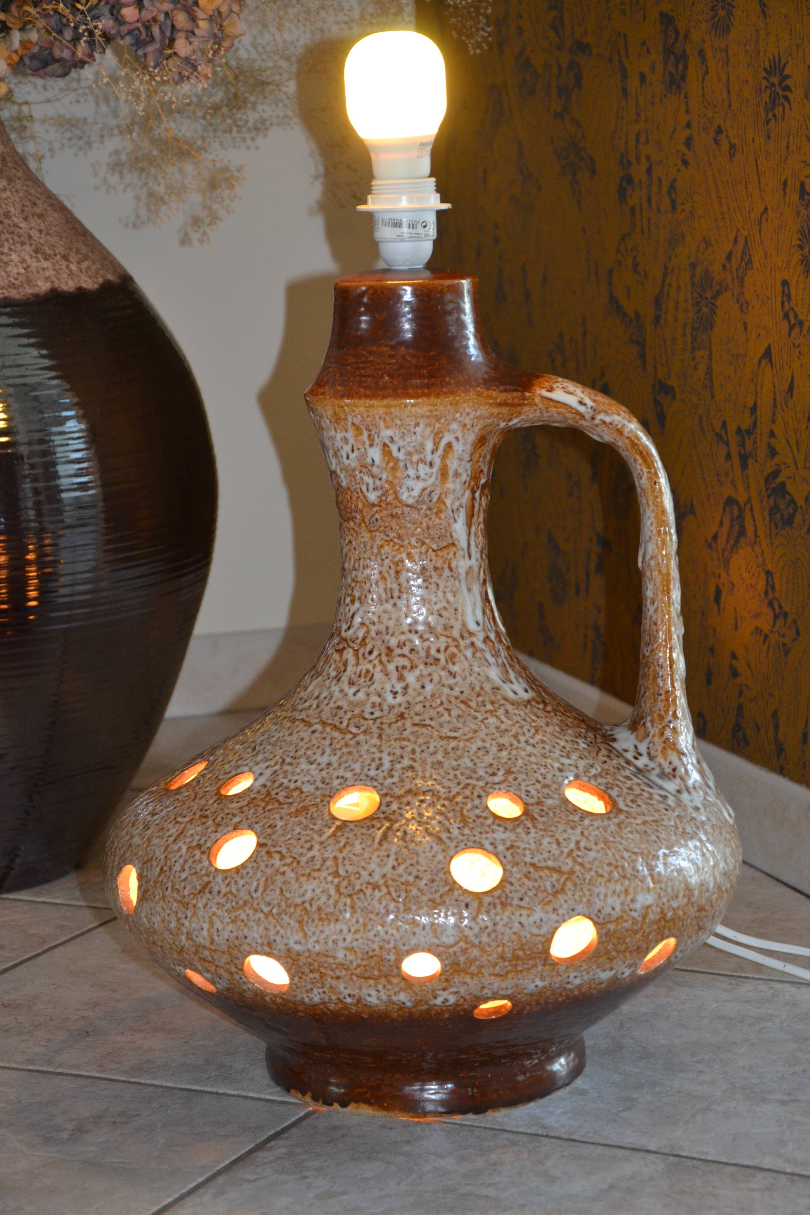 Large floor lamp from the 60s-70s.