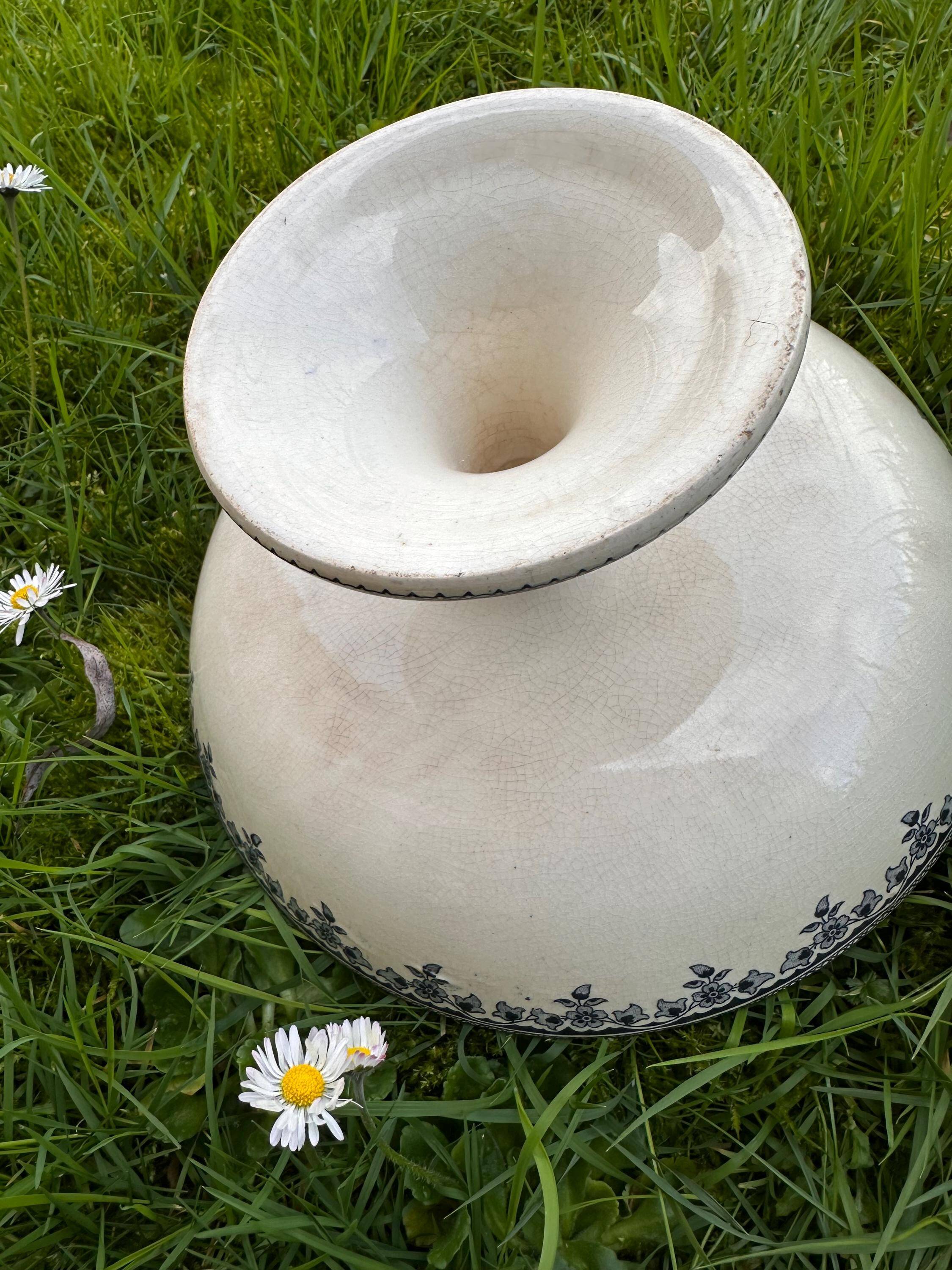 Compotier ancien en faïence Terre de Fer - Décor floral bleu