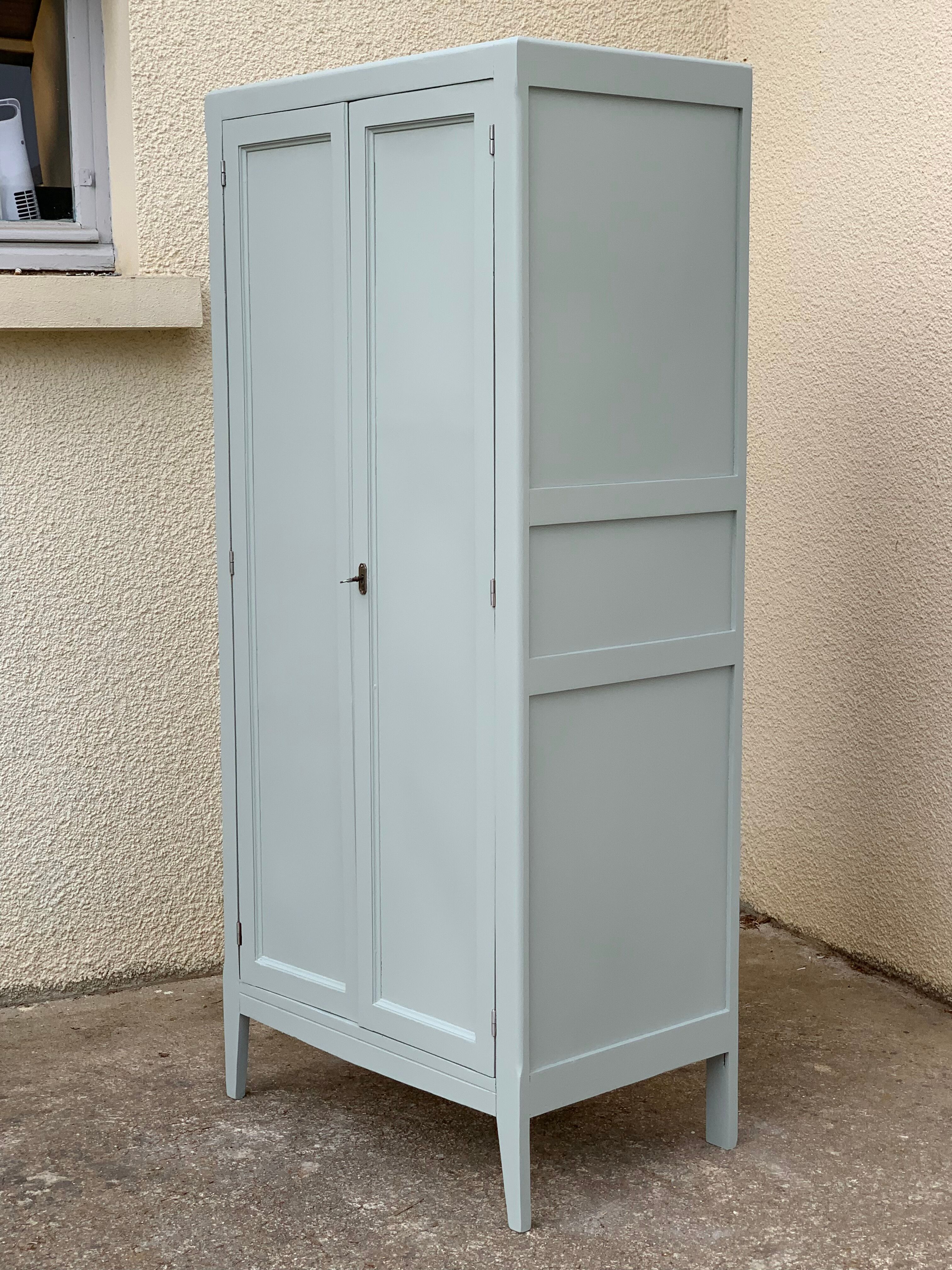Parisian wardrobe gray green 1940
