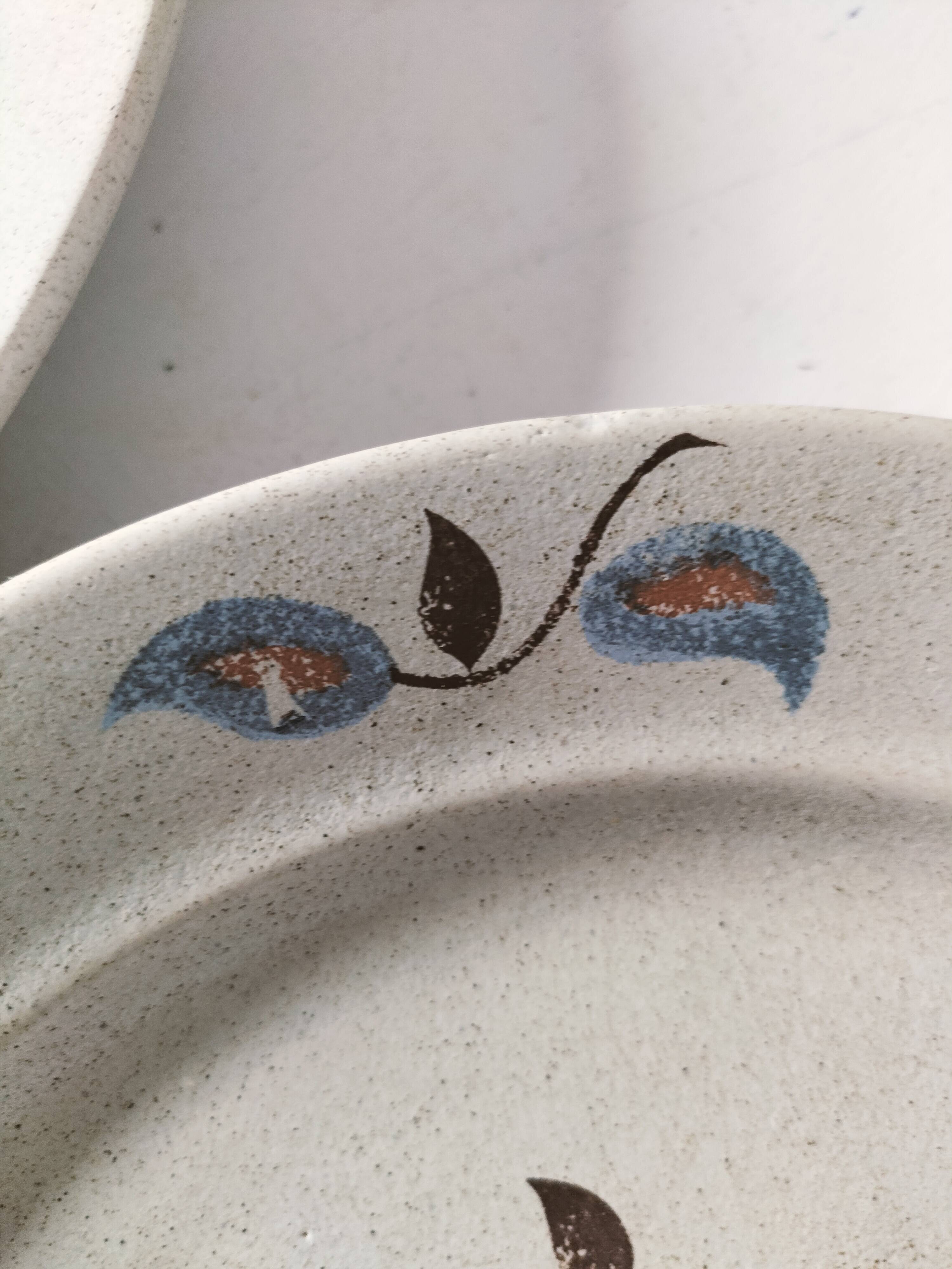 6 Saint-Amand stoneware dinner plates, Sologne pattern