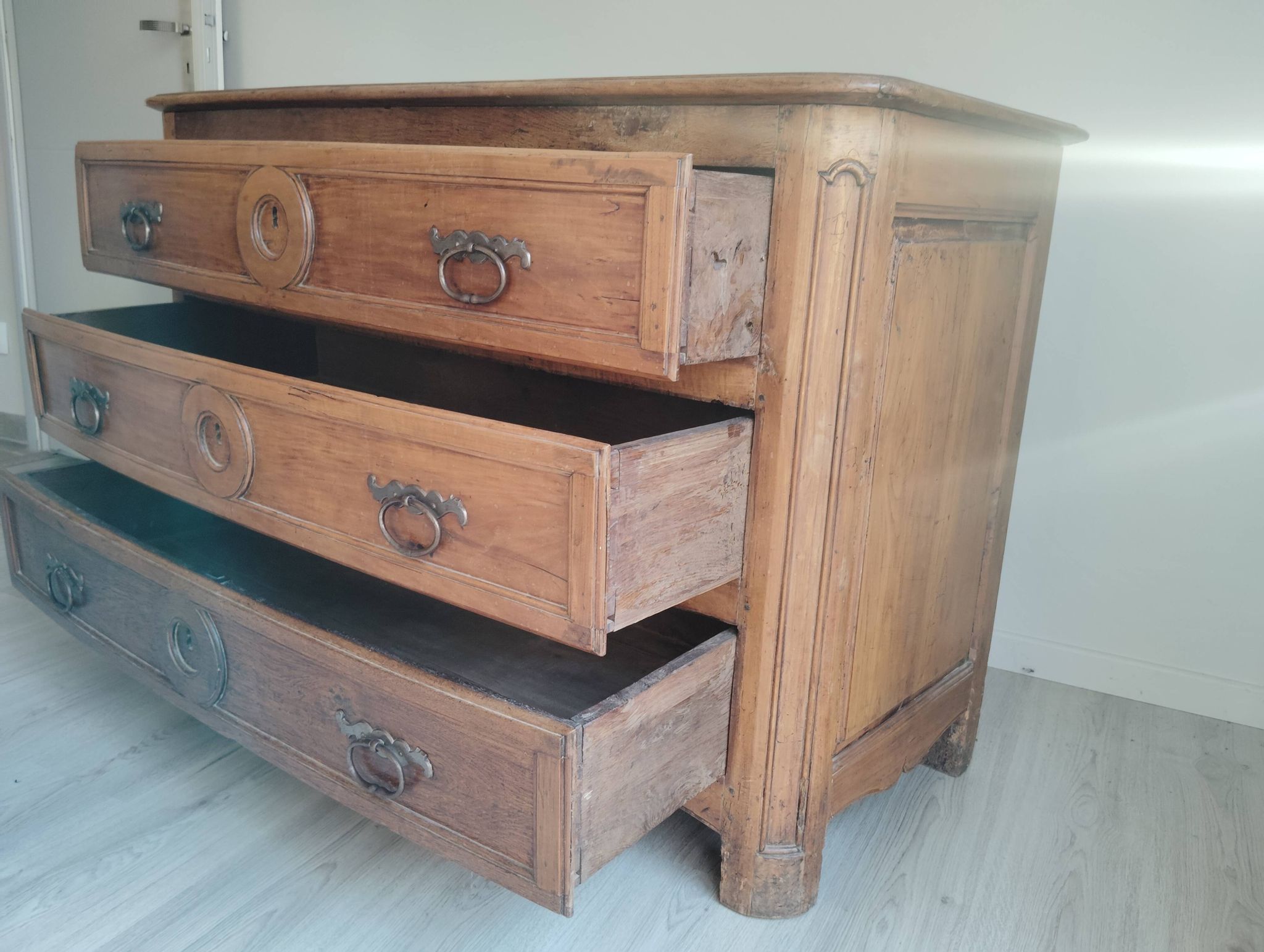 Commode XVIII façade half-moon