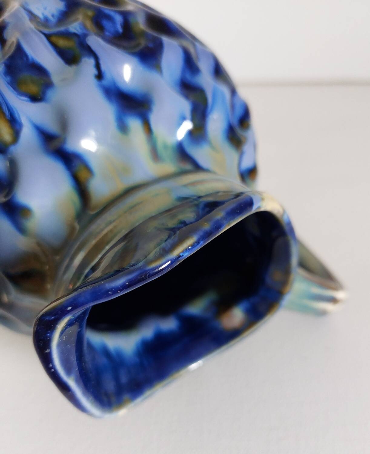 Vintage ceramic pitcher "blackberry"