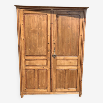 Grande armoire en pin