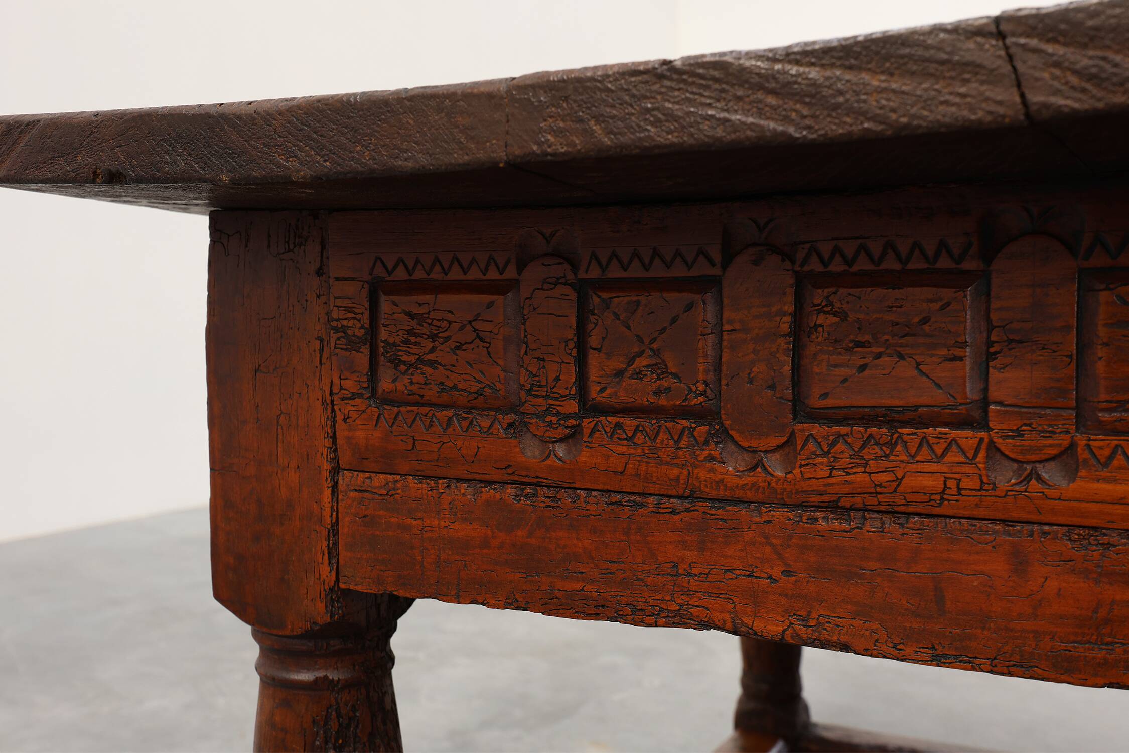 Oak hand-carved side table in wabi wabi style, Spain, 17th Century