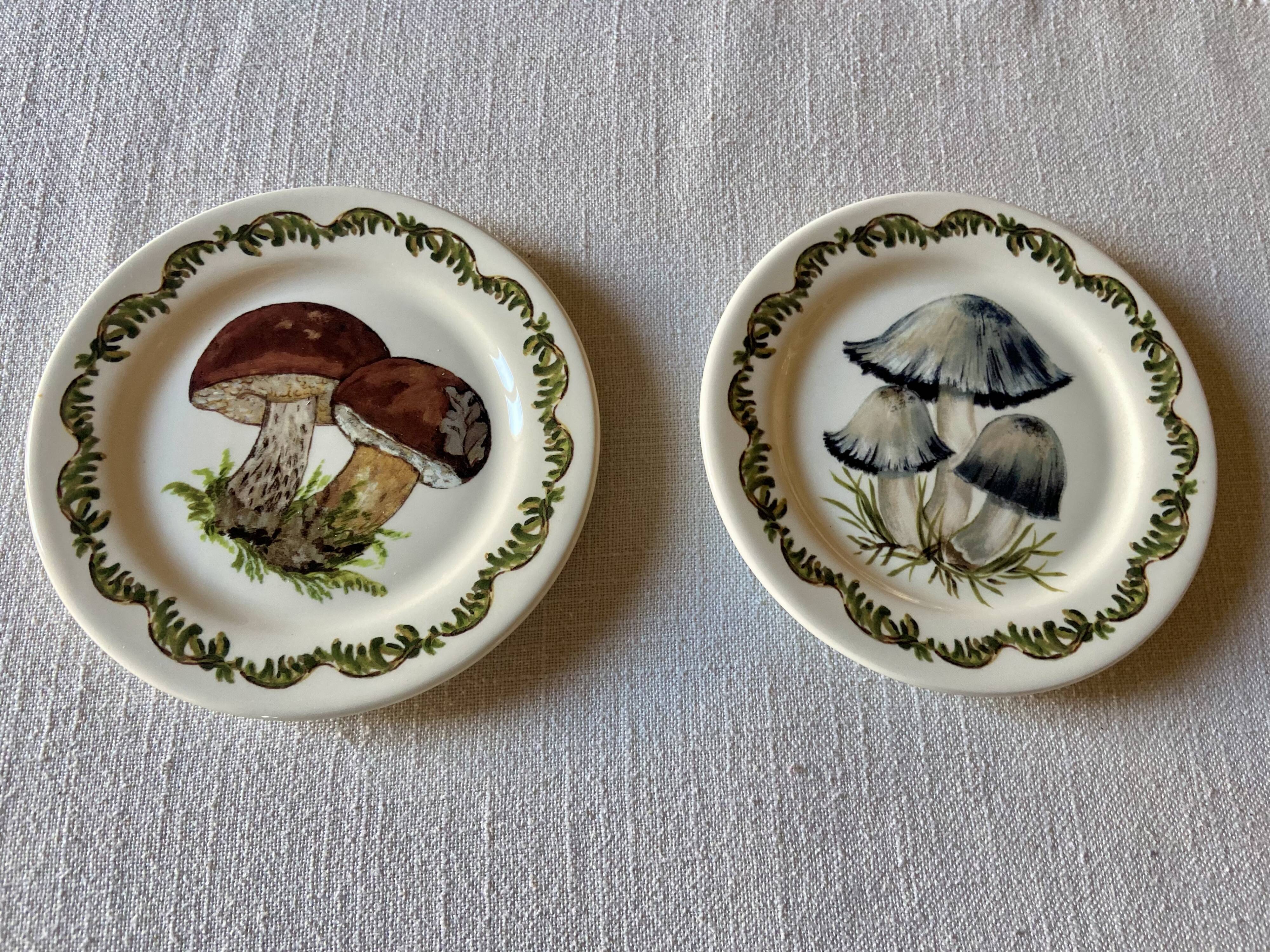 Paire d'assiettes à pain en faïence de Gien "Chanterelle"