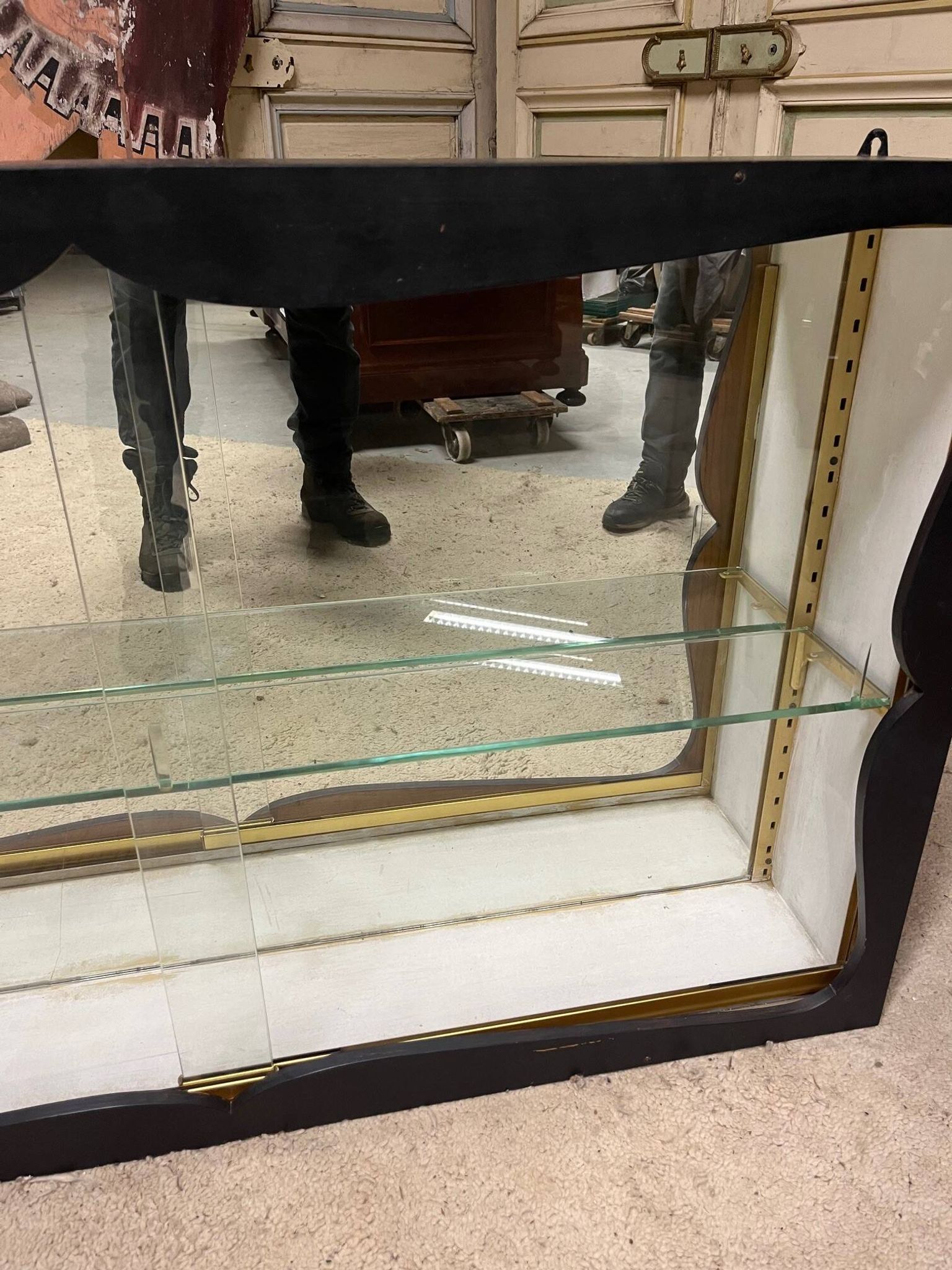 Paire de vitrines de magasin, années 70