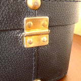 Vintage suitcases Mother & Daughter