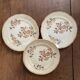 3 plates dessert Choisy le Roi terre de fer