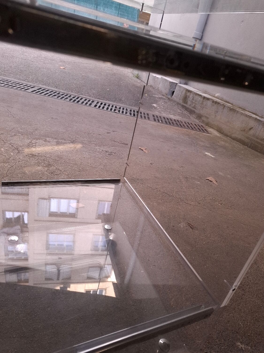 Dessert, side table David Lange for Roche Bobois