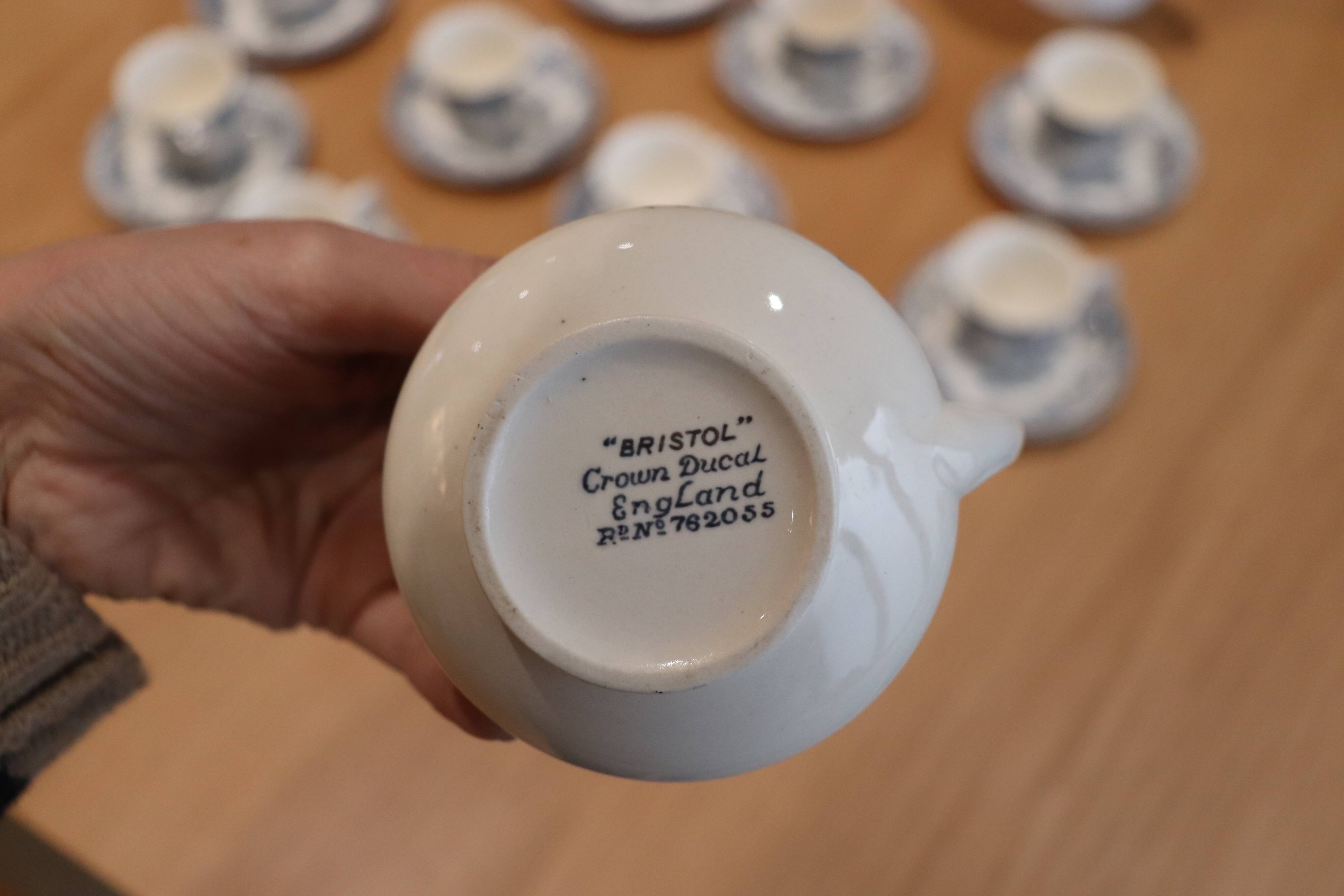 Service à café "Bristol" Crown Ducal, complet, Porcelaine anglaise de 1930