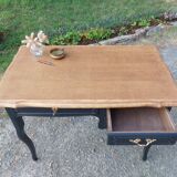 Black and wood desk