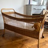 Berceau en rotin années 50