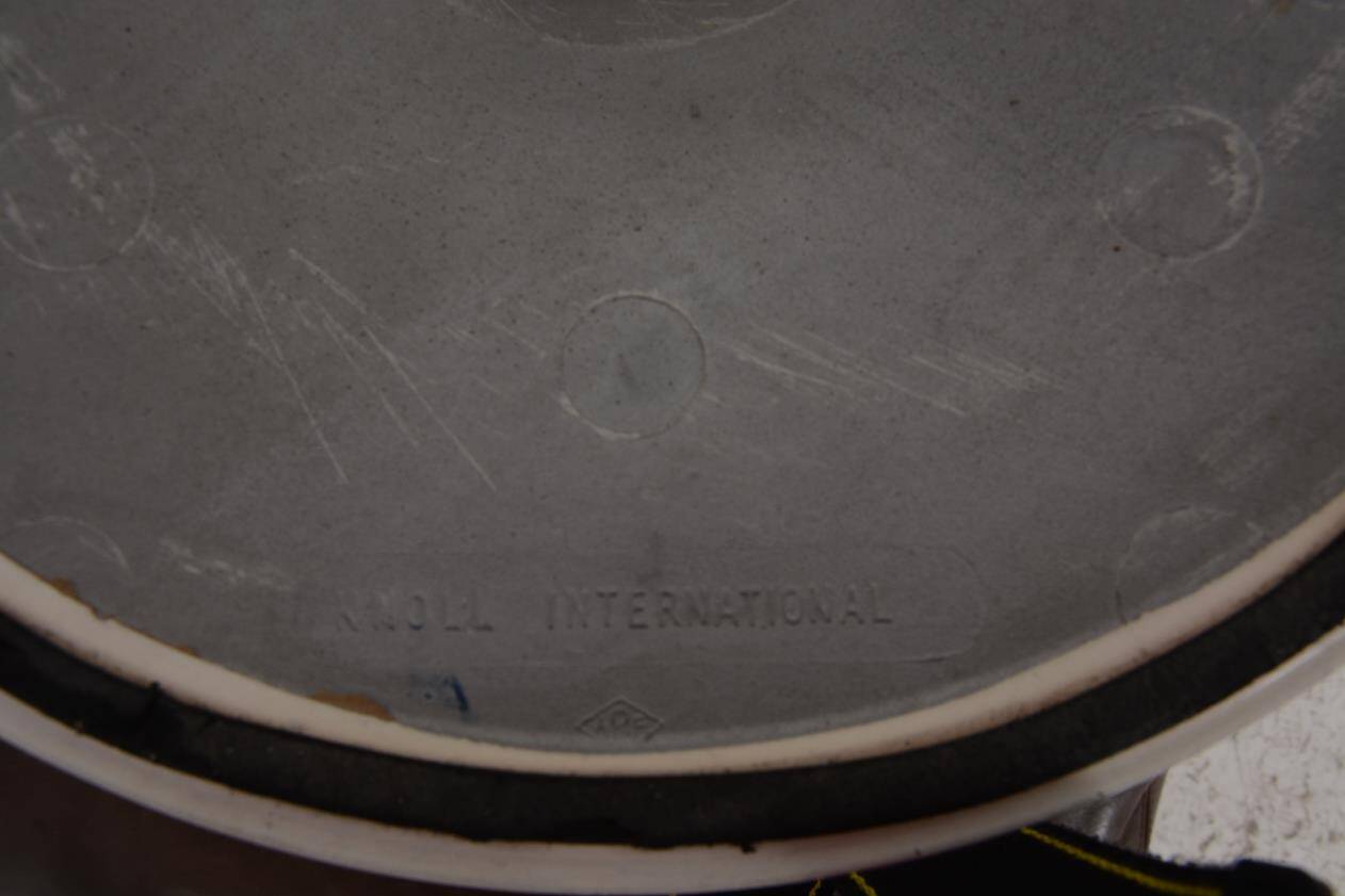 Tabouret de Eero Saarinen pour Knoll.  Datant des années 80.