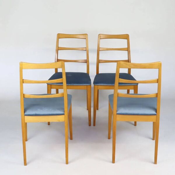 Série de quatre chaises scandinaves velours bleu