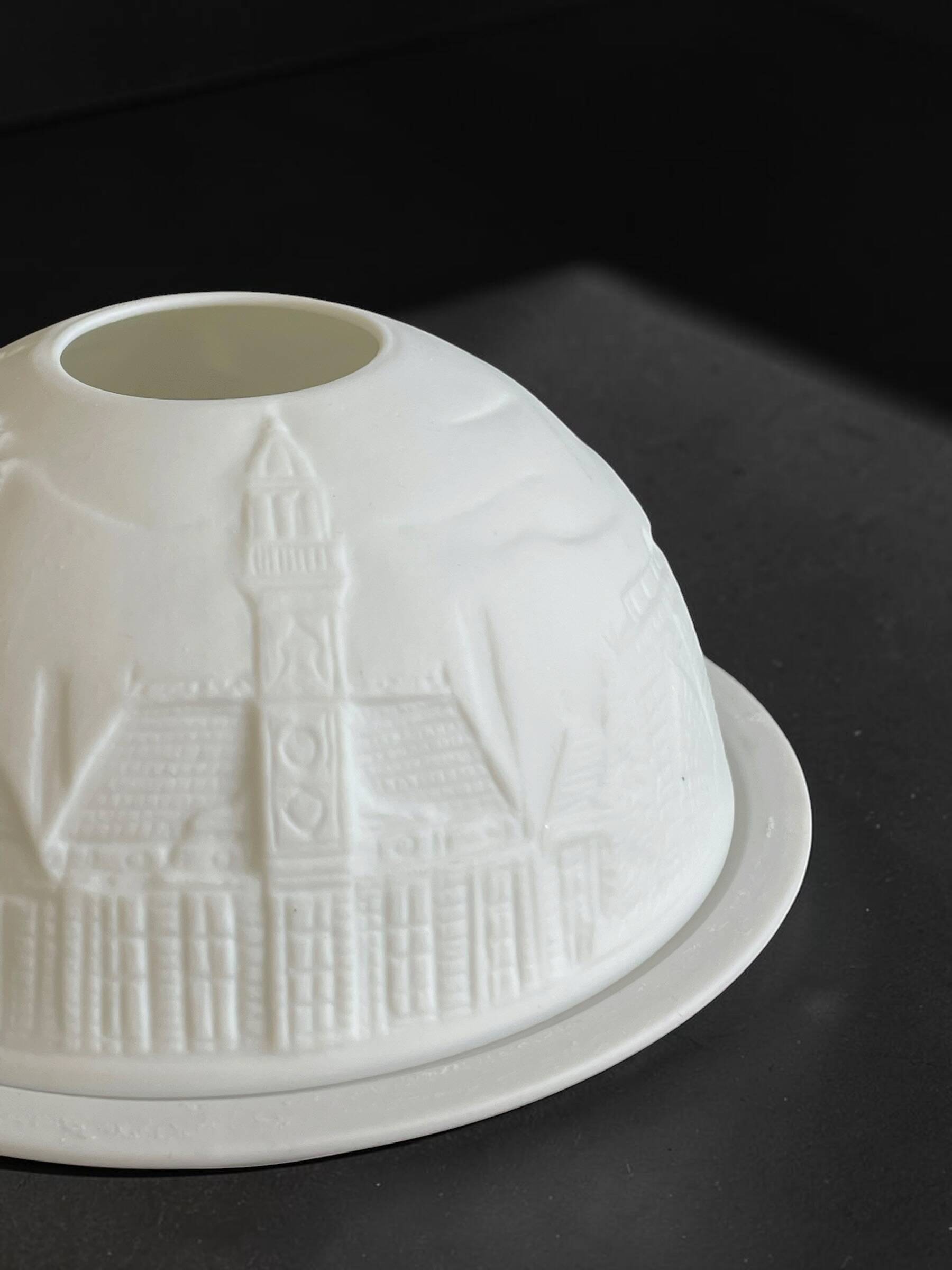 Porcelain lithophane photophore from Limoges