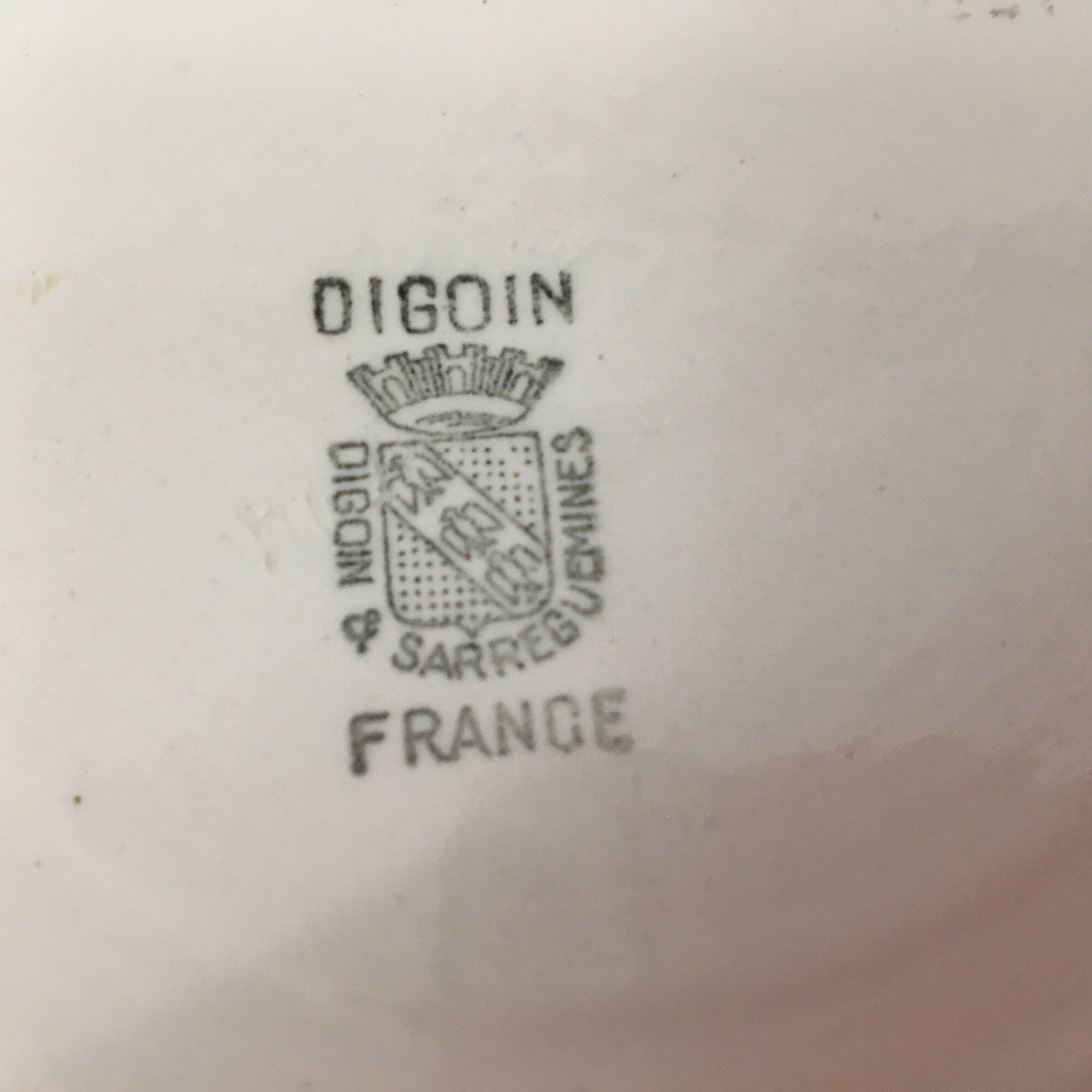 Serving Dish/Salad Bowl Stamped "Digoin & Sarreguemines"