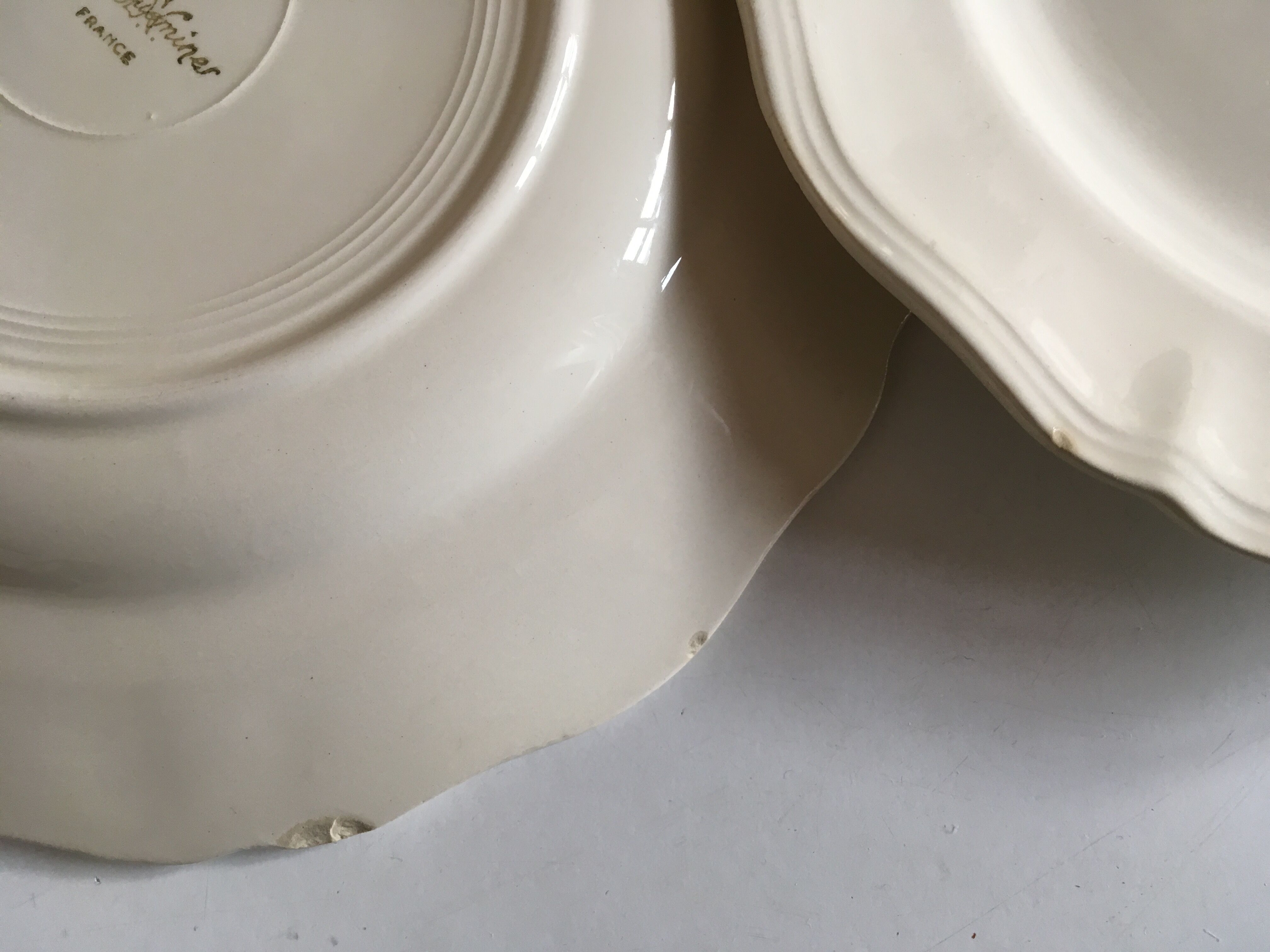 6 Sarreuemines ivory plates to gadroons