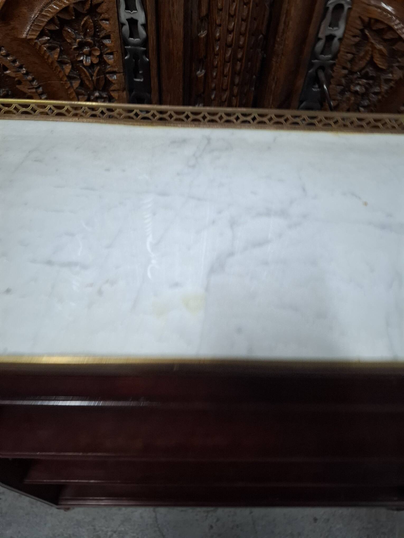 Large Mahogany Bibus