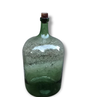 Glass bottle